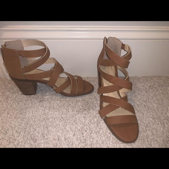 Jessica Simpson Shoes - Tan Jessica Simpson Sandals with a heel